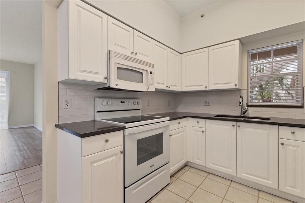 For Rent: $2,350 (3 beds, 2 baths, 1319 Square Feet)