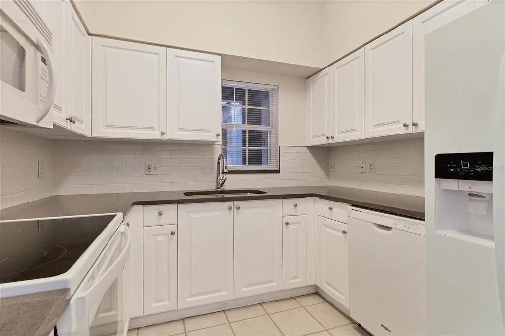 For Rent: $2,350 (3 beds, 2 baths, 1319 Square Feet)