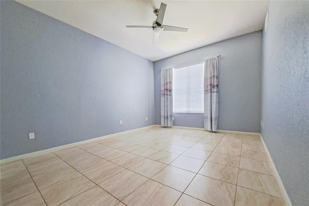 For Rent: $2,000 (3 beds, 2 baths, 1433 Square Feet)