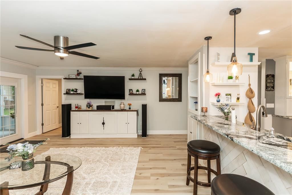 Active With Contract: $359,000 (3 beds, 2 baths, 1176 Square Feet)