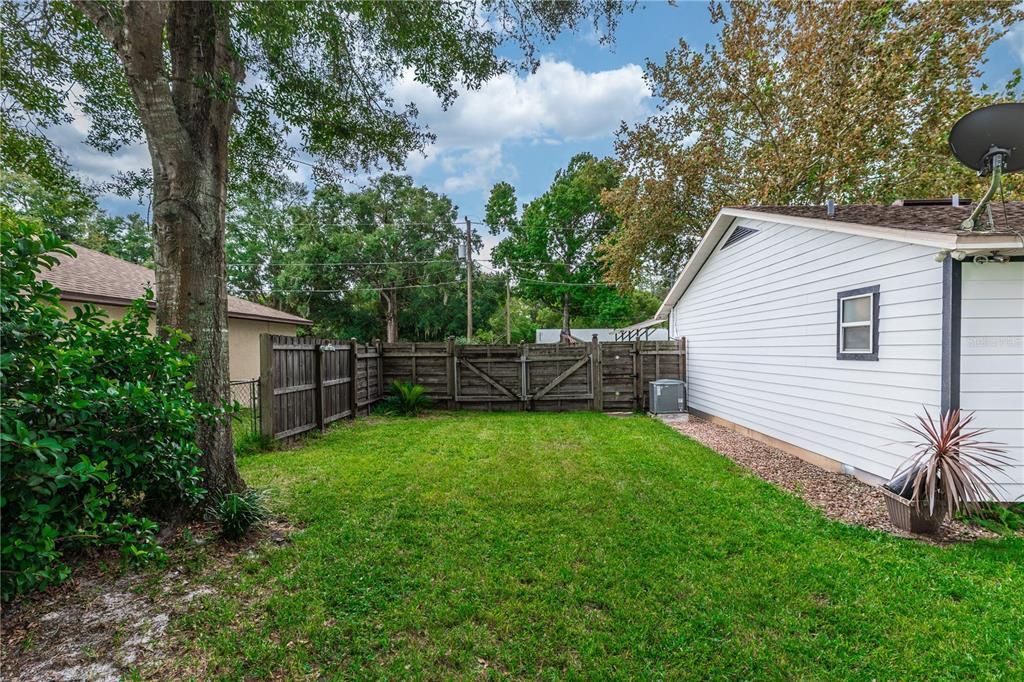 Active With Contract: $359,000 (3 beds, 2 baths, 1176 Square Feet)