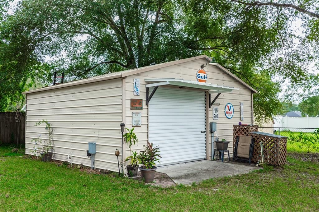 Active With Contract: $359,000 (3 beds, 2 baths, 1176 Square Feet)