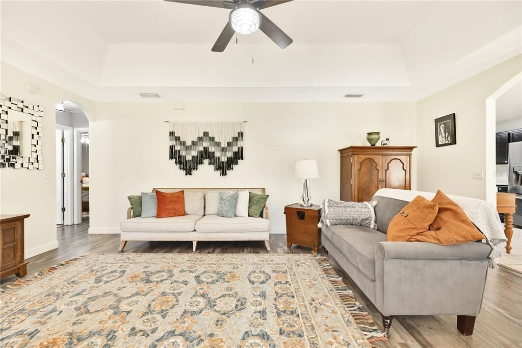 Active With Contract: $469,900 (3 beds, 2 baths, 1320 Square Feet)