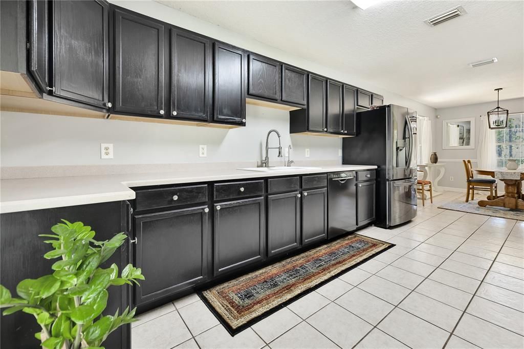 Active With Contract: $469,900 (3 beds, 2 baths, 1320 Square Feet)