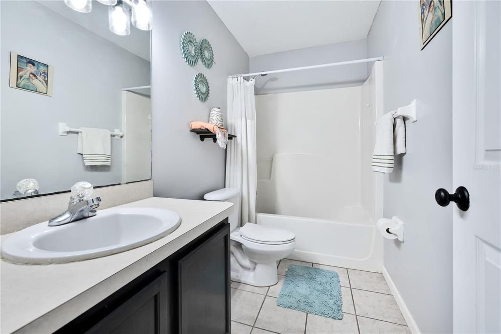 Active With Contract: $469,900 (3 beds, 2 baths, 1320 Square Feet)