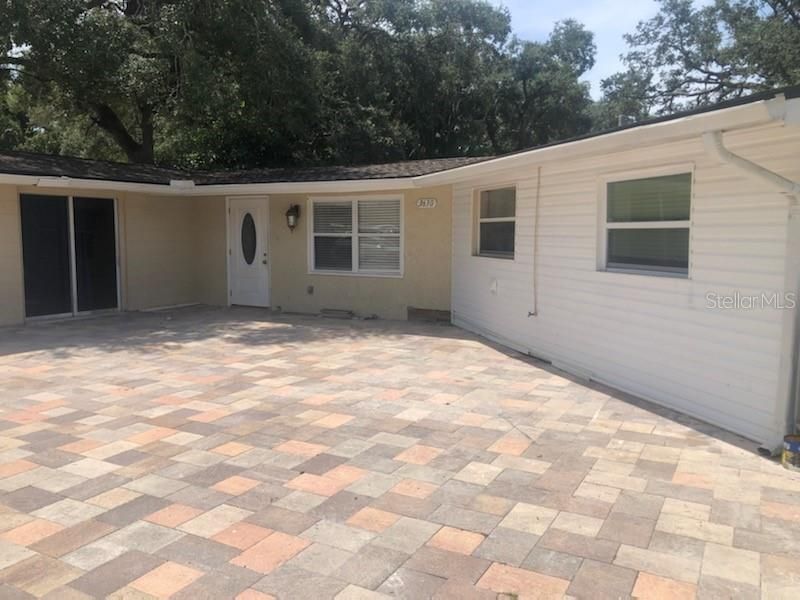 For Rent: $2,900 (3 beds, 2 baths, 1997 Square Feet)