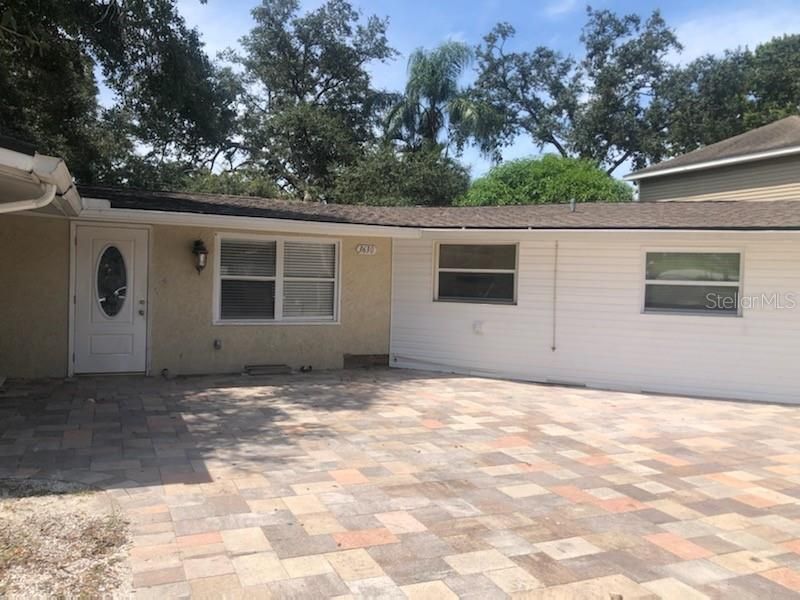 For Rent: $2,900 (3 beds, 2 baths, 1997 Square Feet)