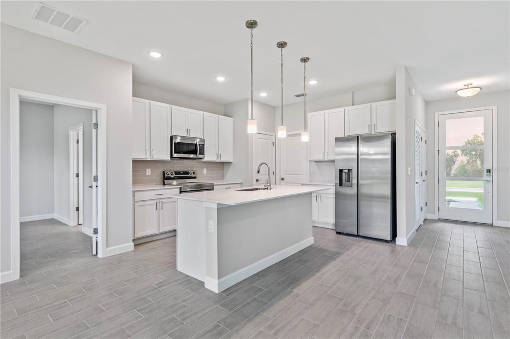 Active With Contract: $394,900 (3 beds, 2 baths, 1779 Square Feet)