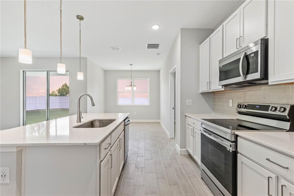 Active With Contract: $394,900 (3 beds, 2 baths, 1779 Square Feet)