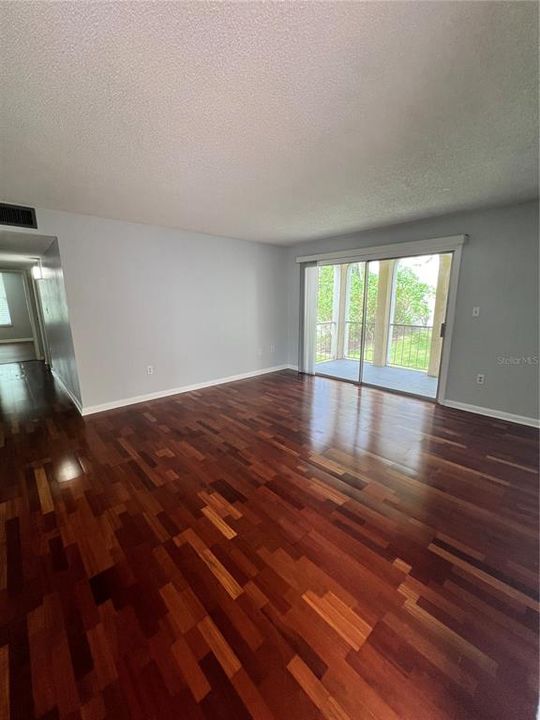 For Rent: $1,900 (2 beds, 2 baths, 1002 Square Feet)