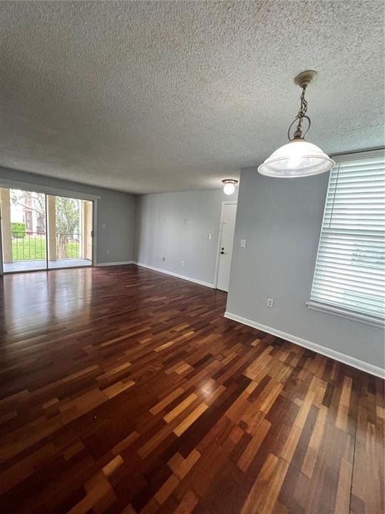 For Rent: $1,900 (2 beds, 2 baths, 1002 Square Feet)