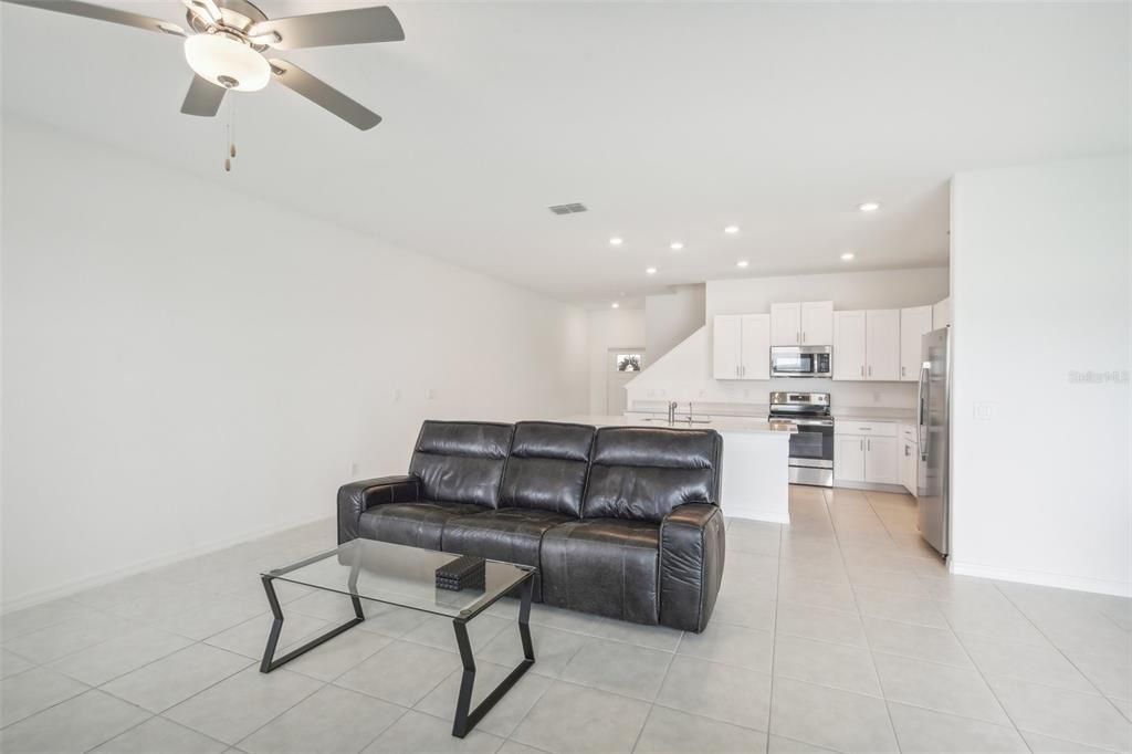 For Sale: $339,900 (3 beds, 2 baths, 2319 Square Feet)