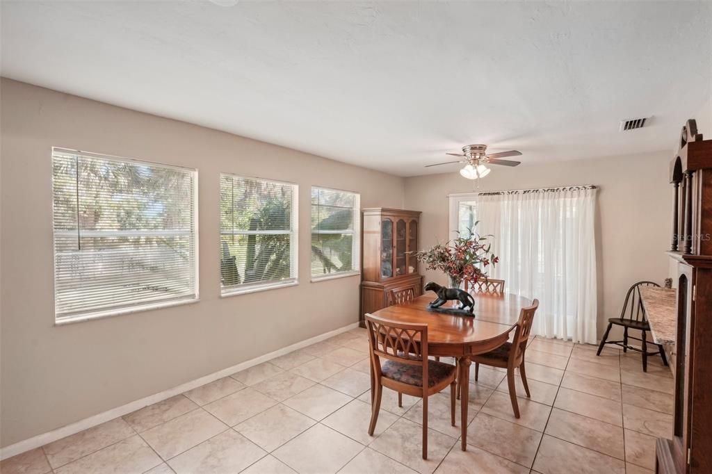 For Sale: $325,000 (3 beds, 2 baths, 1766 Square Feet)