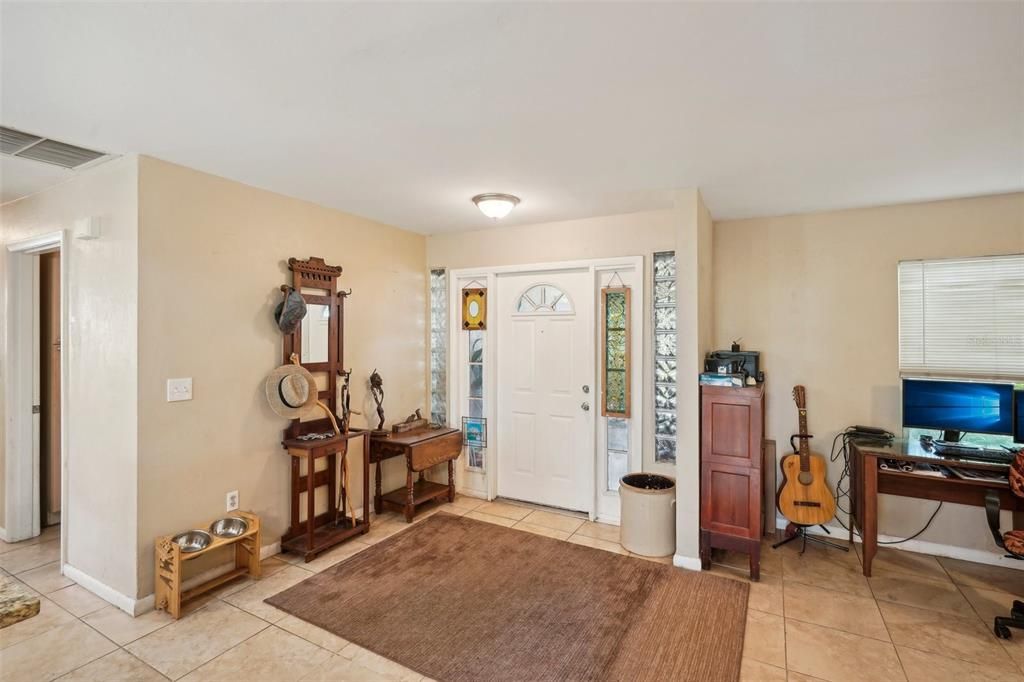 For Sale: $325,000 (3 beds, 2 baths, 1766 Square Feet)