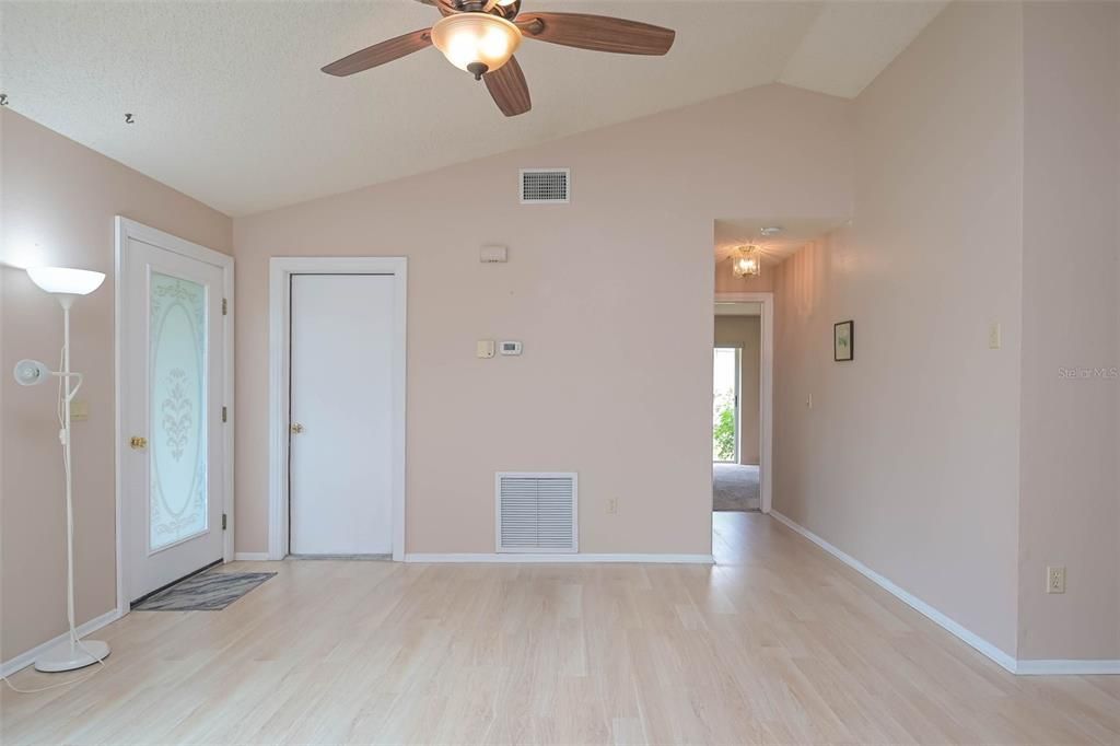 For Sale: $299,000 (3 beds, 2 baths, 1513 Square Feet)