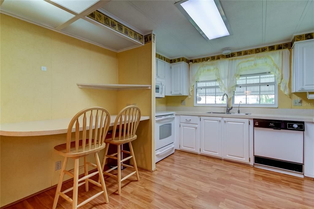 For Sale: $204,000 (2 beds, 2 baths, 1248 Square Feet)