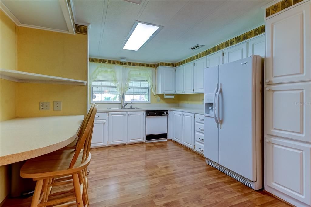 For Sale: $204,000 (2 beds, 2 baths, 1248 Square Feet)