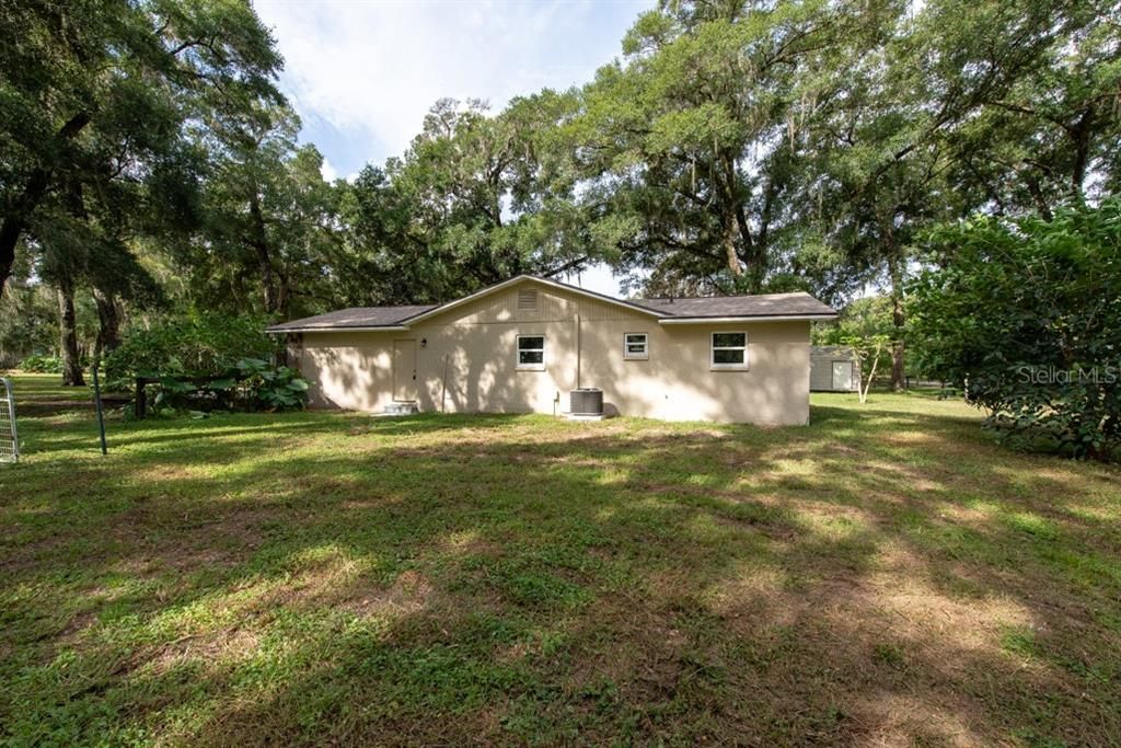 For Sale: $400,000 (3 beds, 2 baths, 1416 Square Feet)