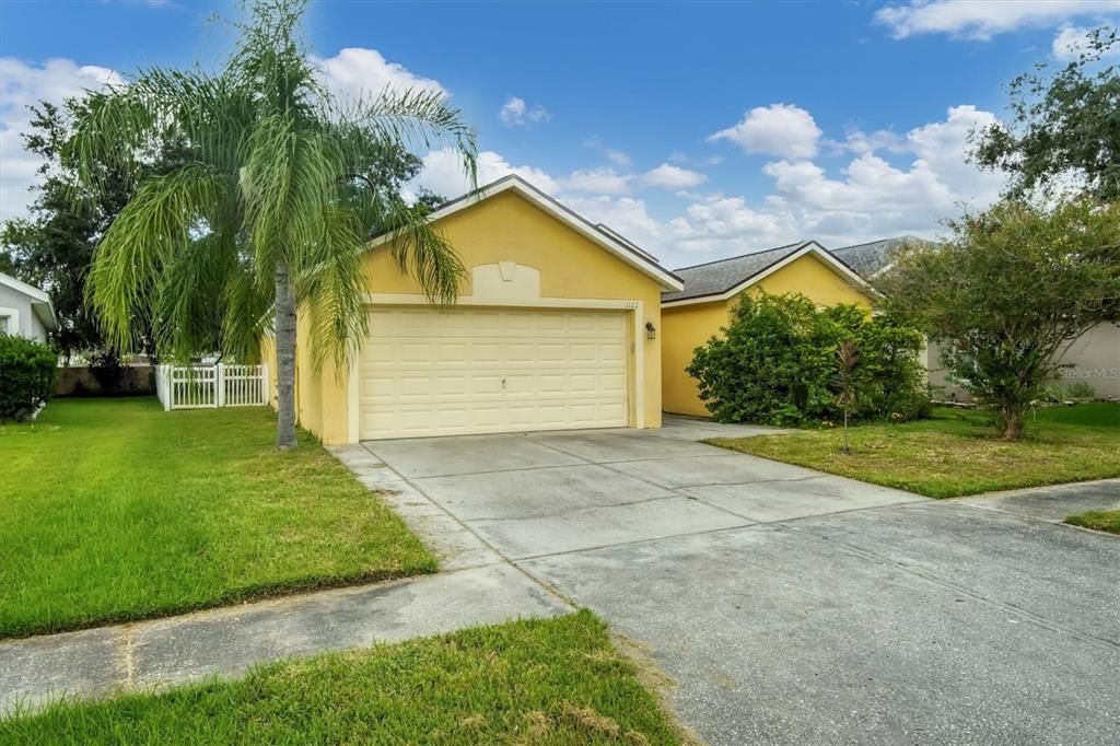 For Sale: $399,000 (3 beds, 2 baths, 1572 Square Feet)