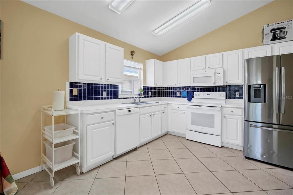 For Sale: $399,000 (3 beds, 2 baths, 1572 Square Feet)