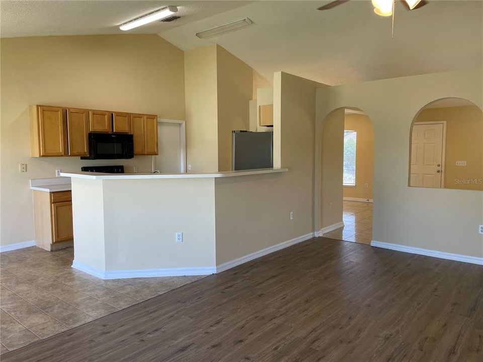 For Rent: $2,000 (3 beds, 2 baths, 1580 Square Feet)