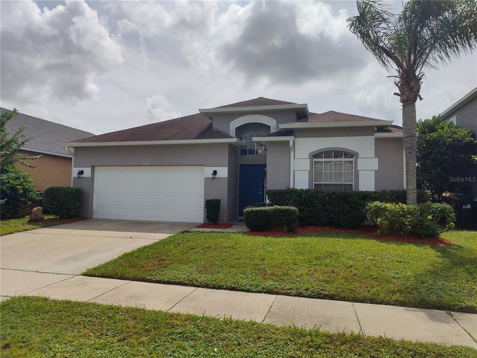 For Rent: $2,599 (4 beds, 2 baths, 1731 Square Feet)