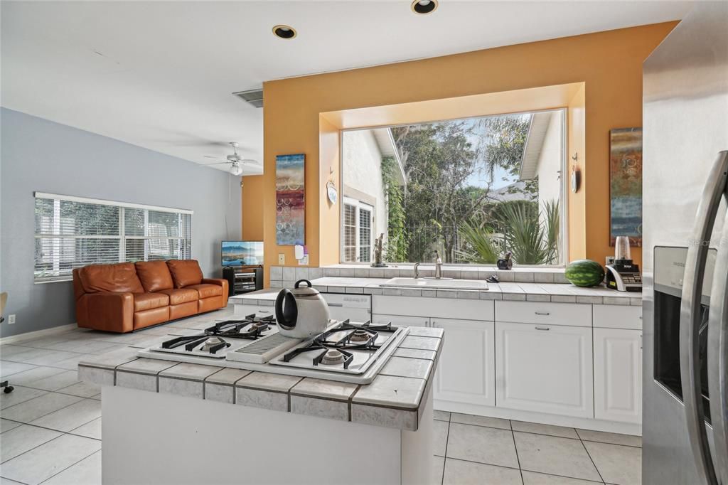 For Sale: $359,000 (3 beds, 2 baths, 1912 Square Feet)