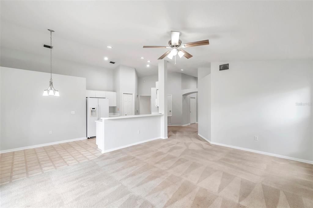 For Sale: $350,000 (4 beds, 2 baths, 1476 Square Feet)