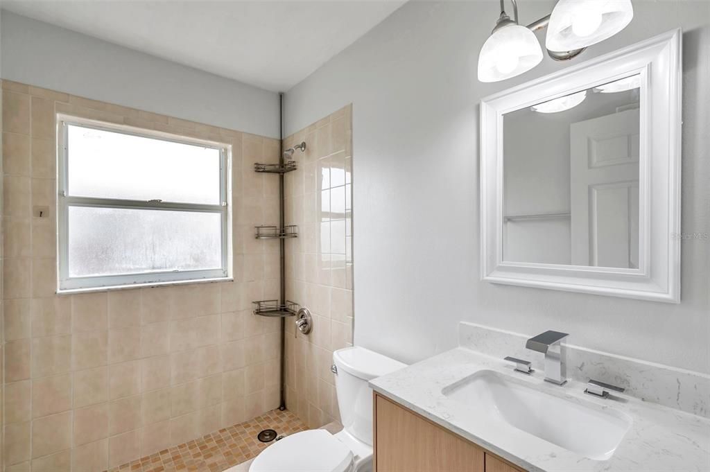 For Sale: $350,000 (4 beds, 2 baths, 1476 Square Feet)