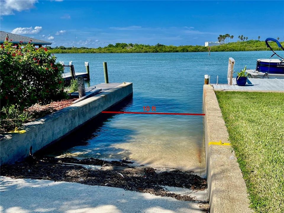 BOAT DOCK SEATING