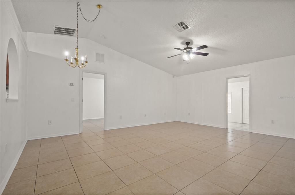 For Rent: $2,500 (3 beds, 2 baths, 1264 Square Feet)