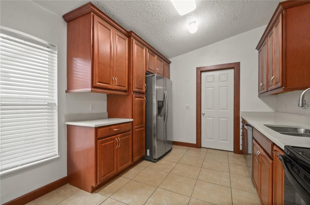 For Rent: $2,500 (3 beds, 2 baths, 1264 Square Feet)