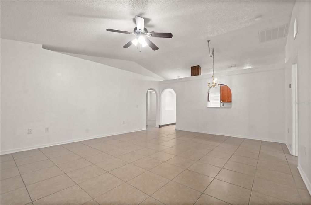 For Rent: $2,500 (3 beds, 2 baths, 1264 Square Feet)