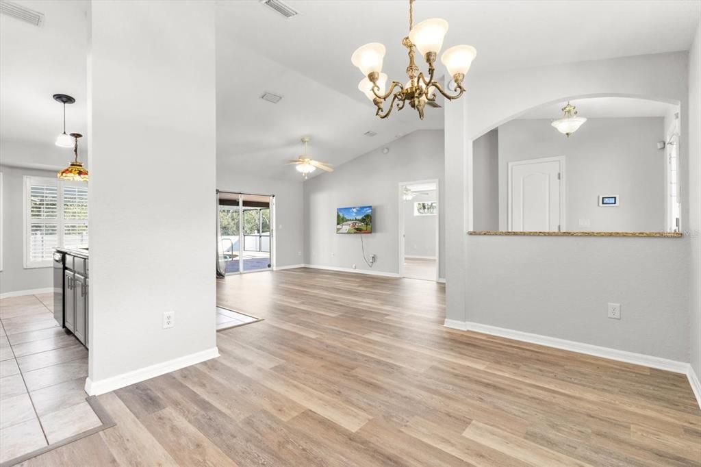 Decorative Arched Opening between Foyer & Dining Room