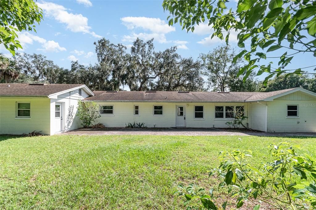 Active With Contract: $410,000 (3 beds, 2 baths, 1518 Square Feet)