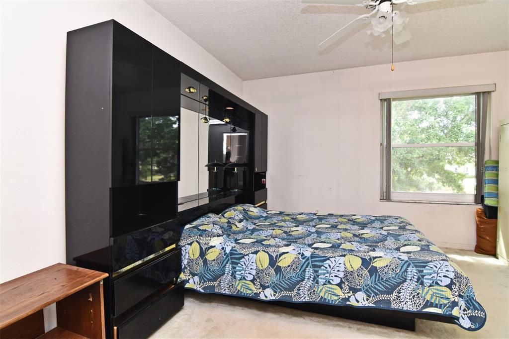 For Sale: $240,000 (2 beds, 2 baths, 1175 Square Feet)