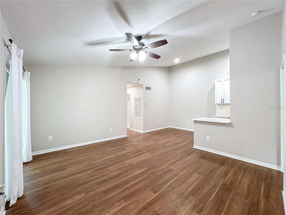 For Sale: $259,900 (3 beds, 2 baths, 1103 Square Feet)