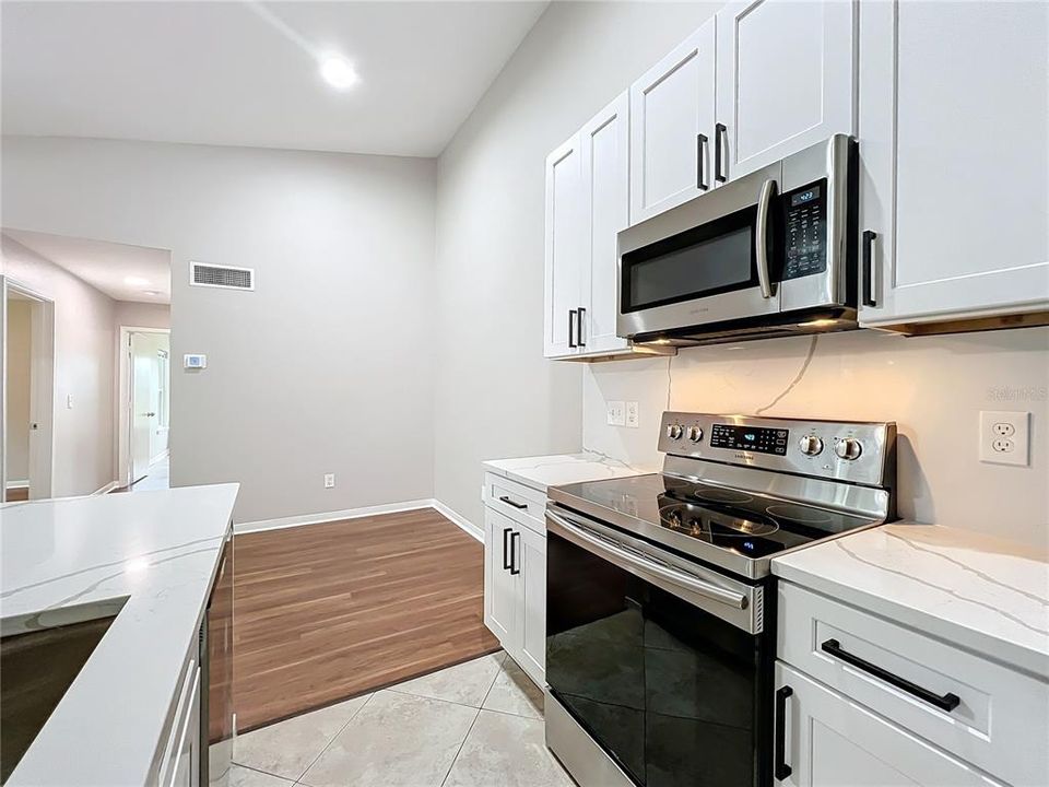 For Sale: $259,900 (3 beds, 2 baths, 1103 Square Feet)