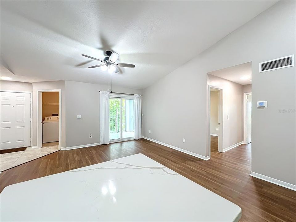 For Sale: $259,900 (3 beds, 2 baths, 1103 Square Feet)