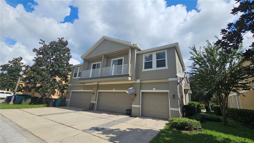 For Sale: $314,900 (2 beds, 2 baths, 1305 Square Feet)