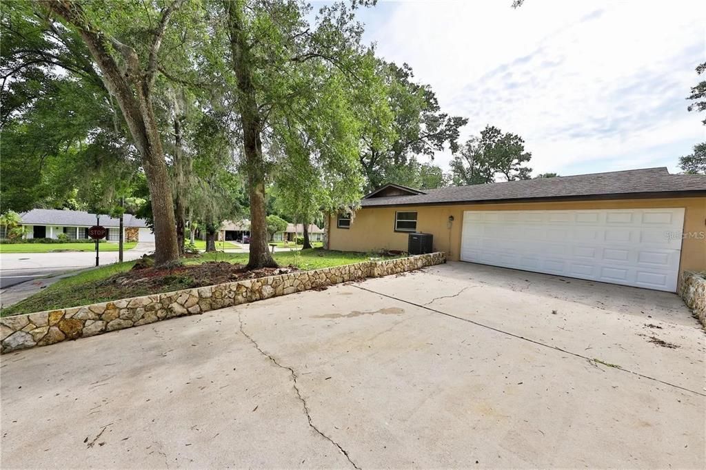 For Sale: $528,900 (4 beds, 2 baths, 2110 Square Feet)