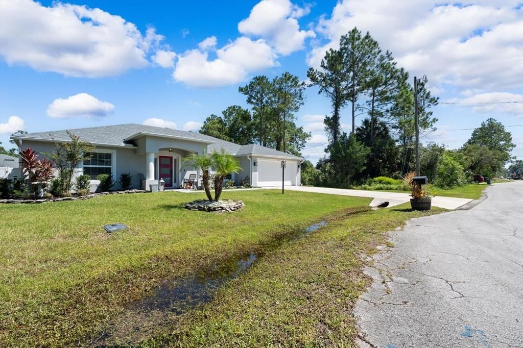 For Sale: $409,000 (3 beds, 2 baths, 2084 Square Feet)