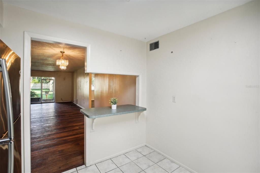 For Sale: $170,000 (2 beds, 2 baths, 1138 Square Feet)