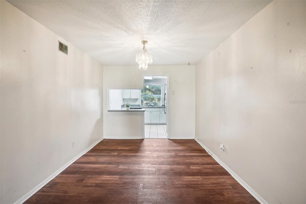 For Sale: $170,000 (2 beds, 2 baths, 1138 Square Feet)