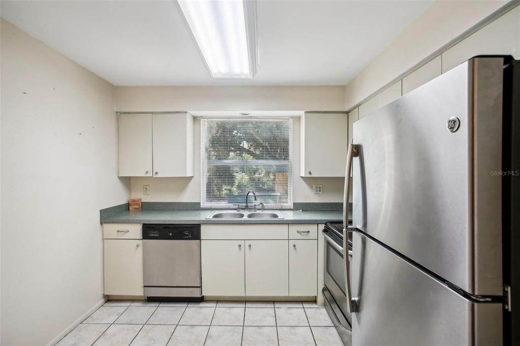 For Sale: $170,000 (2 beds, 2 baths, 1138 Square Feet)