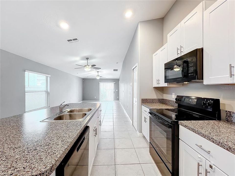 For Sale: $324,900 (3 beds, 2 baths, 1451 Square Feet)