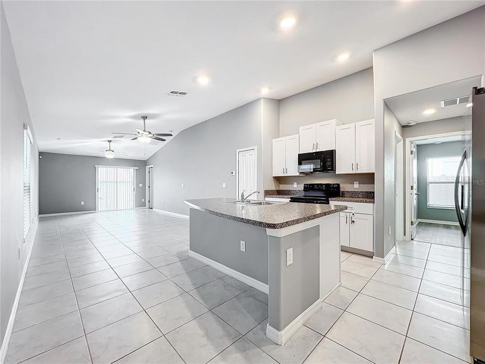 For Sale: $324,900 (3 beds, 2 baths, 1451 Square Feet)