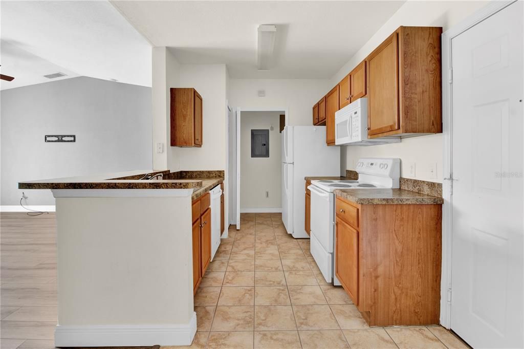 For Rent: $1,750 (2 beds, 2 baths, 1107 Square Feet)