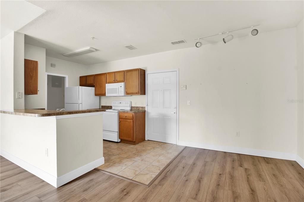 For Rent: $1,750 (2 beds, 2 baths, 1107 Square Feet)