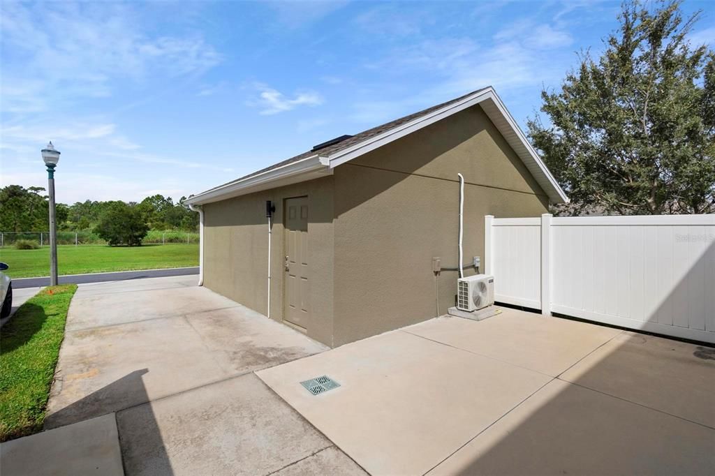 For Sale: $373,500 (3 beds, 2 baths, 1428 Square Feet)